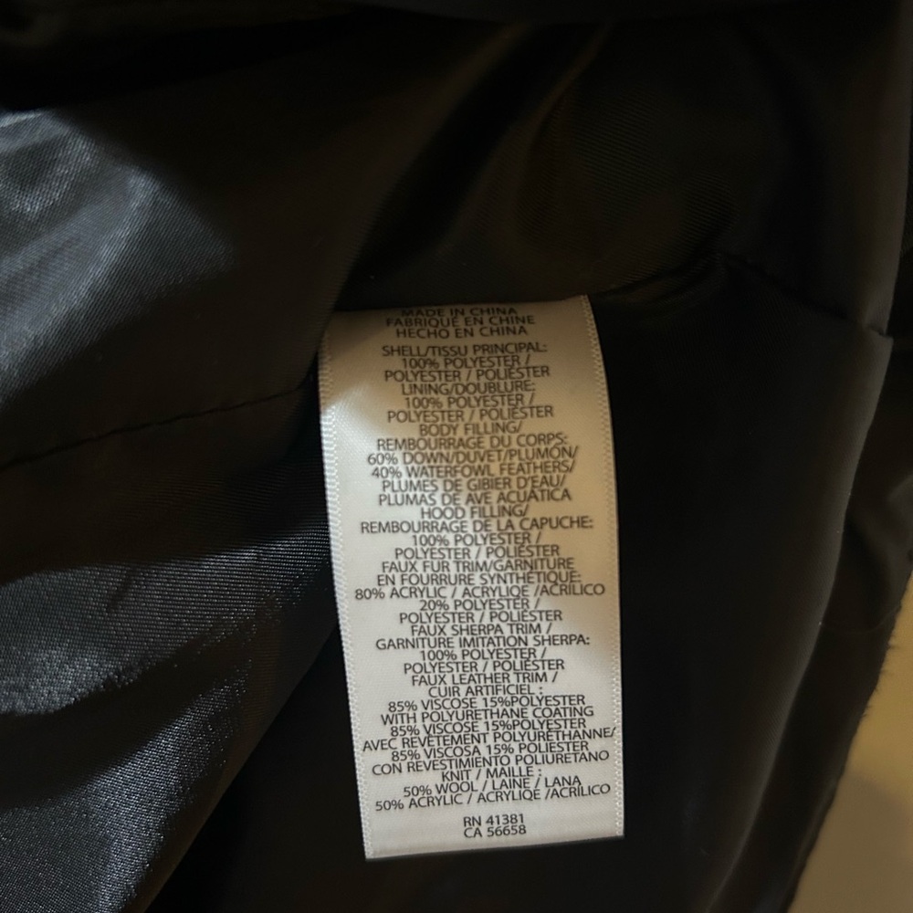 Ralph Lauren Black Puffer Down Jacket with Faux Fur Trim - Picture 5 of 8